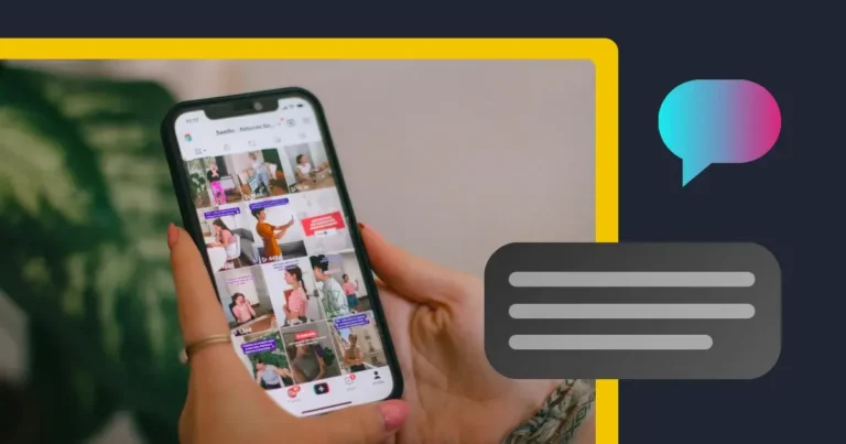 Persona que sostiene un smartphone mostrando una cuadrícula TikTok de vídeos programados o redactados, junto a iconos de chat para ilustrar la planificación y la comunicación en las redes sociales.